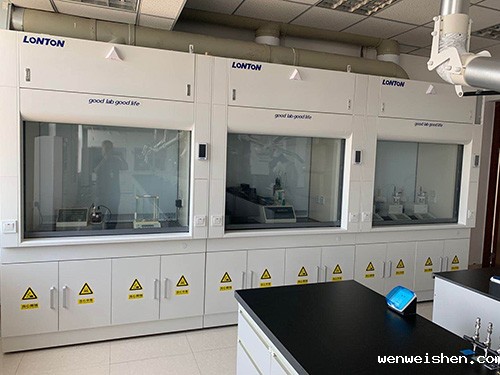 河北鑫海化工集团有限公司实验室装修施工进行中(图3) 河北鑫海化工集团有限公司实验室装修施工进行中(图3)